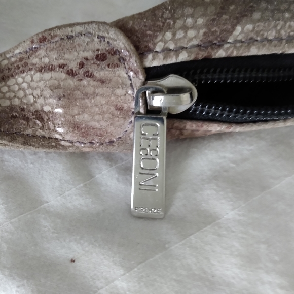 Handbag - Picture 3 of 3